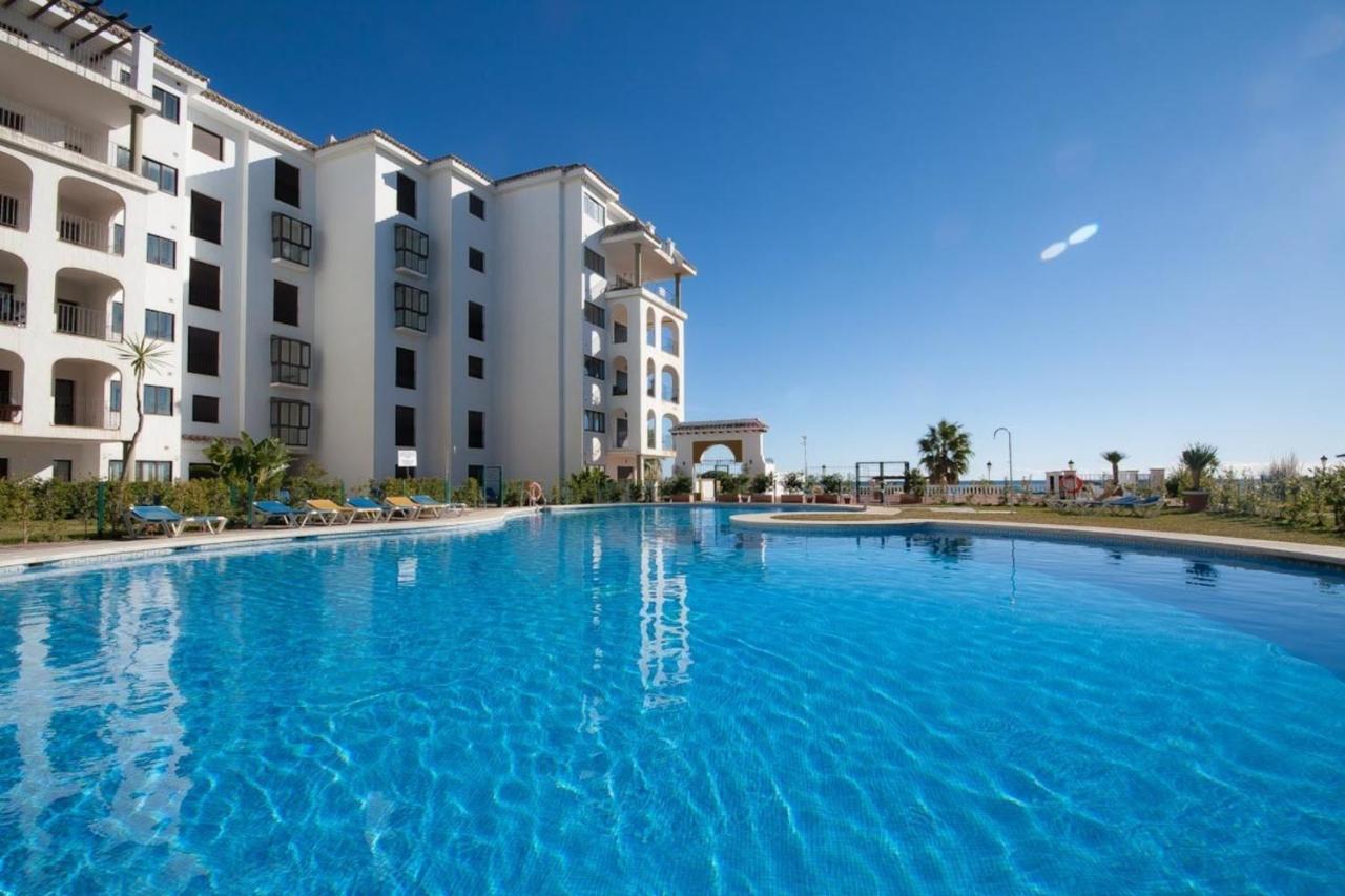 Apartament Stunning Views Await You In Marina De La Duquesa Castillo de Sabinillas Zewnętrze zdjęcie